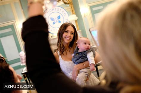 Jessica Alba Cleavage At The Honest Company Promo Event In New York