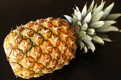 How To Peel And Cut A Pineapple Cooking On The Weekends