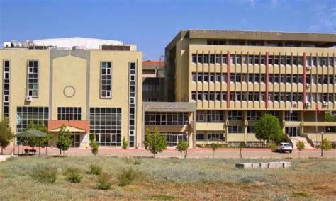 İzmir ili, konak ilçe sınırında yer alan dokuz eylül üniversitesi ya da kısaca deü, 20 temmuz 1982 tarihinde hizmette açılan bir devlet üniversitesidir. Dokuz Eylül Üniversitesi Güzel Sanatlar Fakültesi'nin ...