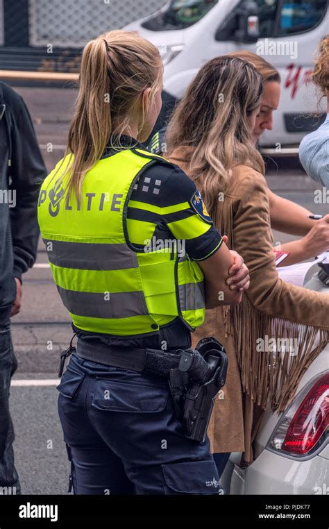 경찰 네덜란드 여경 정치유머 게시판