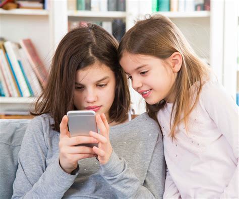 Kinder am Handy Tipps für Eltern Famigros