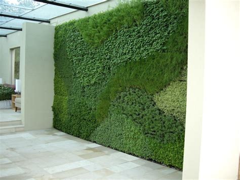 Pin By Grant On Living Green Walls In 2020 Vertical Garden Vertical