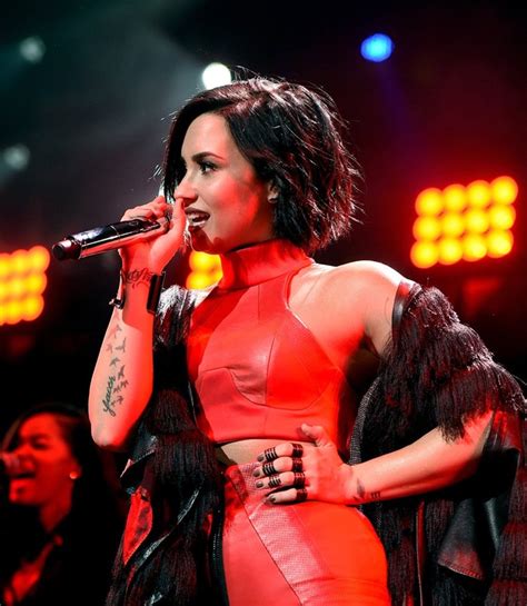 If you need help accessing the online public files due to a disability, please contact us. Blog de la Tele: Demi Lovato infartante en el Jingle Ball ...