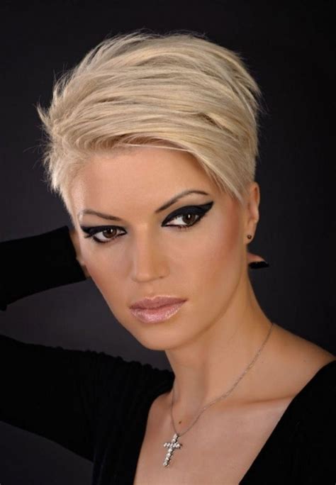 Short Hairstyles Oval Face Thin Hair