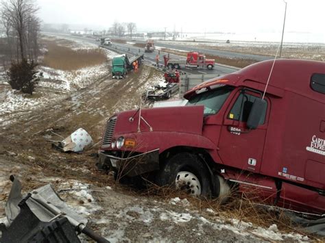 Highway 401 Closes After Two Tractor Trailers Collide Ctv Windsor News