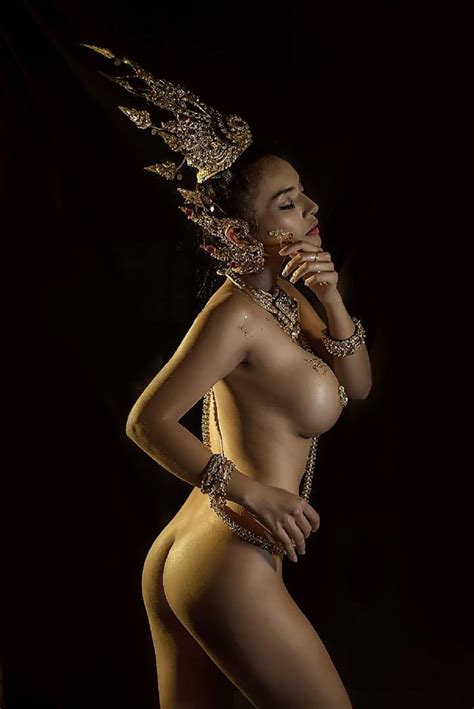 Sumitra Sarakorn Nude Photo
