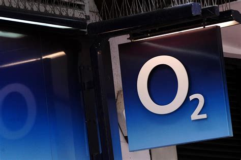 I'm going to work from home this week and stay safe! O2 down: Data and 4G stops working across UK as Tesco ...