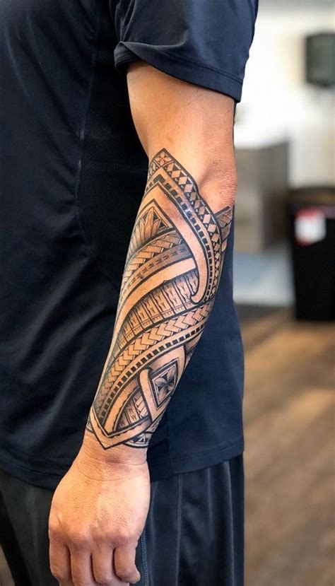tatuagem tribal maori no braço em 2020 Tatuagens tribais Tatuagens