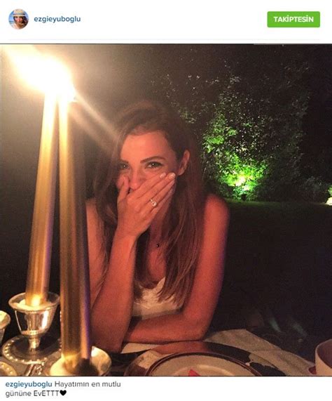 Ezgi eyüboğlu ve kaan yıldırım'ın dizi setinde başlayan aşkları evlilikte noktalanmış ve ünlü çift hayranlarını sevindirmişti. Ezgi Eyüboğlu ile Kaan Yıldırım evleniyor - Hayat ...