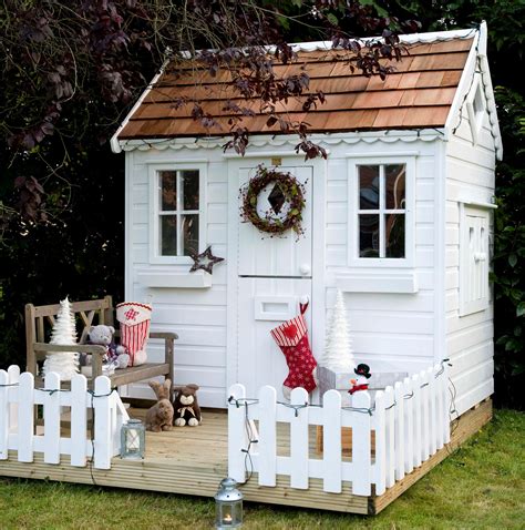 This Amazing Wooden Playhouse Will Make Dreams Come True This Christmas
