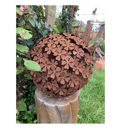 Maybe you would like to learn more about one of these? Garten Deko Kugel Hortensie Ø 40 cm - Hydrangea - Metallmichl