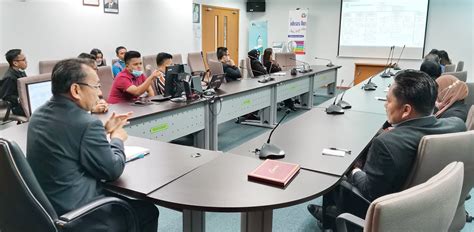 Pertubuhan keselamatan sosial (perkeso) telah ditubuhkan sebagai jabatan kerajaan pada 1 januari 1971 bagi menguatkuasakan akta keselamatan sosial pekerja,1969 dan kemudian menjadi sebuah badan berkanun mulai 1 julai 1985. Kunjungan balas JPSM kepada Pengarah Pertubuhan ...