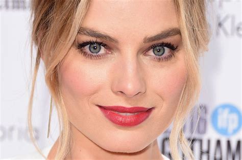 Margot Robbie Eyebrows Margot Robbie Best Hair And Makeup You And Margot