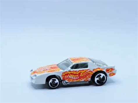 Hot Wheels Chevy Blown 80s Camaro Z28 3sp White Orange Flames Diecast