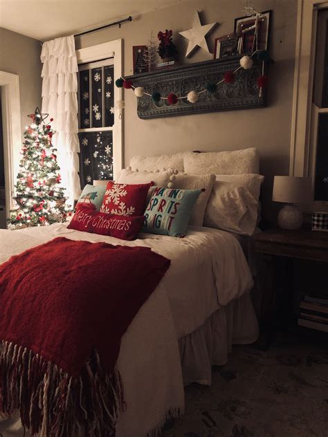 30 Decorate Bedroom For Christmas Decoomo