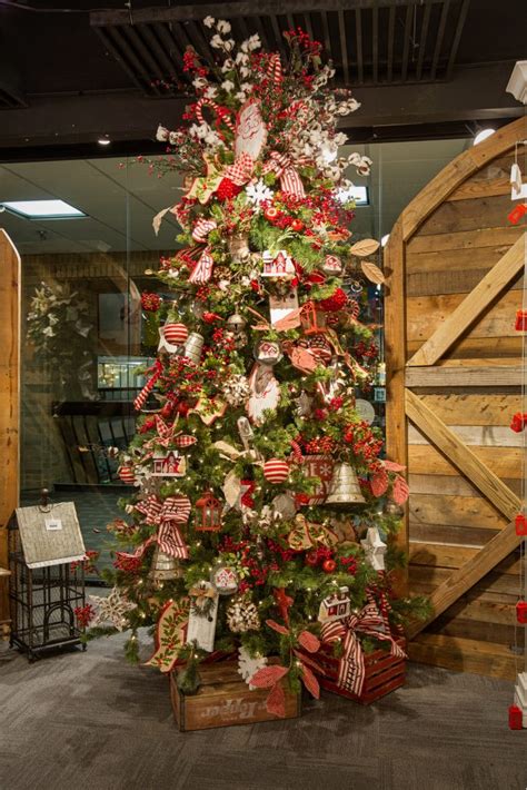 › cubicle decorating christmas theme. Christmas 2020 : Idées de décoration de sapin de Noël 2019 ...