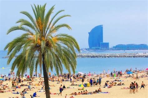 / carrer de meer, barcelona, spain. Barcelona - Strand, Kultur, Fußball und Party | MENIFY ...