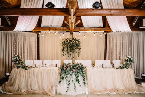 80 Rustic Wedding Ideas For Your Head Table