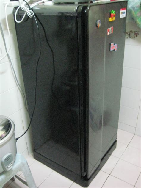 Peti sejuk 2 pintu fridge (faulty/rosak) rm 550. Pretty Little Life: Peti Sejuk Toshiba for SALE
