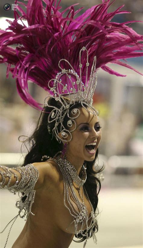 Carnival In Rio Sexyvegasshowgirl Rio Carnival Carnival Girl