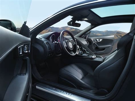 Youtube's collection of automotive variety! Jaguar F-Type gains all-wheel drive and manual ...