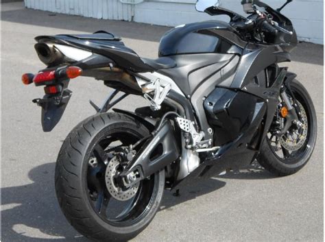 Notice how we've mentioned something about every bike's looks? Buy 2009 Honda CBR600RR on 2040-motos