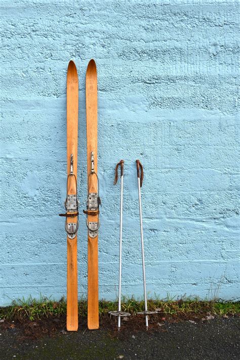Vintage Snow Skis Northland Wood Skis Hickory 6011 Skis Etsy Lodge