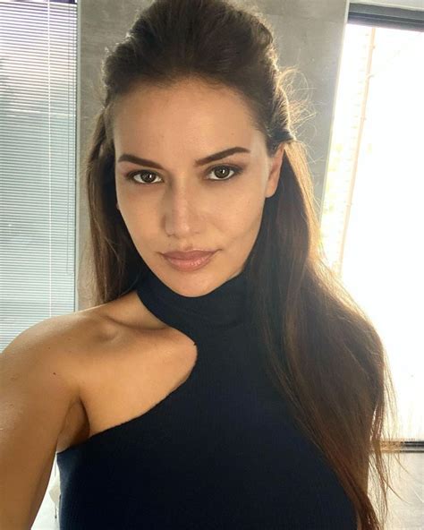 fahriye evcen saç rengi ve modelleri güzellik trendleri