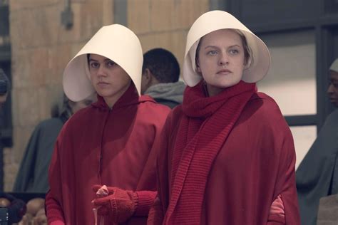 People Are Furious Over This Sexy ‘handmaids Tale Halloween Costume