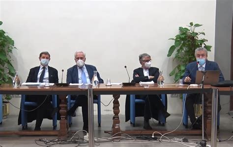 Poche altre regioni offrono un panorama naturale, artistico e culturale così ricco e appagante come quello della toscana. Sito vaccini Toscana per vedere la distribuzione in tempo ...