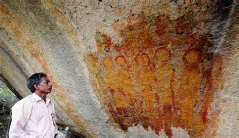 10000 Year Old Rock Paintings Depicting Aliens And Ufos Found In