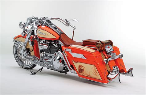 View our gallery to see what we can if you want a custom harley paint job, just send us your parts, we will custom paint them, then send them back to you. 2005 Harley Davidson Road King - Sex A Peel