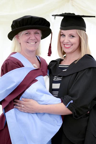 17 Summer Graduation 2015 Health Sciences University Of Southampton