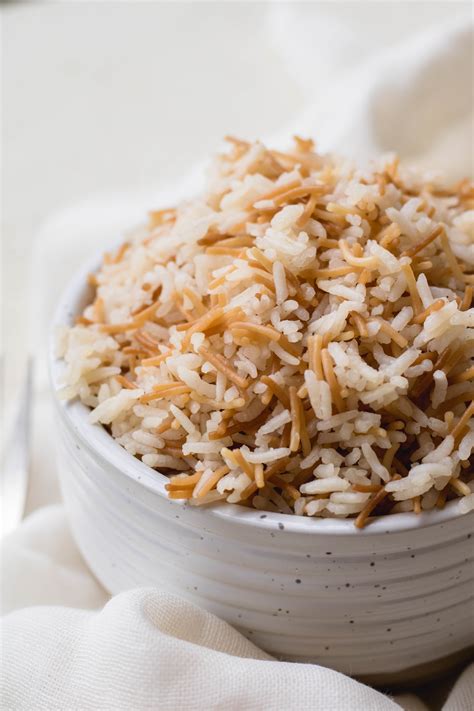 lebanese-rice-pilaf-with-vermicelli-and-cinnamon-lifestyle-of-a-foodie