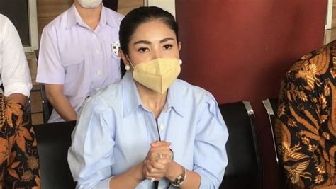 Nindy ayunda tengah proses cerai dengan suaminya, askara parasady harsono. Ini Harapan Nindy Ayunda Usai Suami Jadi Tersangka KDRT ...