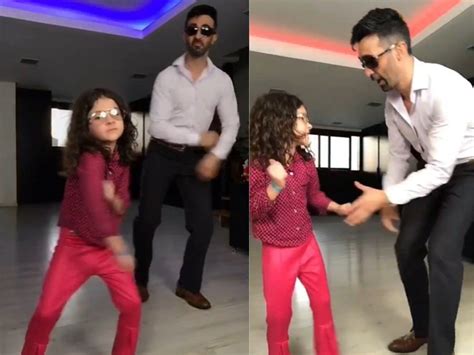 Viral Video Father Daughter Duo S Retro Dance Wins Internet Watch Trending And Viral News