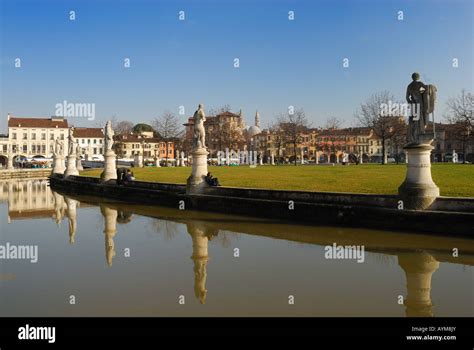 Padua Veneto Italy Prato Della Valle One Of The Largest Squares In Europe Stock Photo Alamy