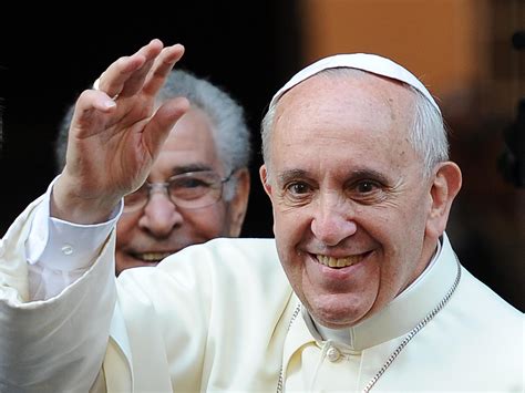 Papa francesco, all'anagrafe jorge mario bergoglio, nasce a buenos aires il 17 dicembre 1936 all'interno di una famiglia le cui origini sono italiane, nello specifico piemontesi. Papa Francesco in Sardegna incontra i disoccupati: "Dare ...