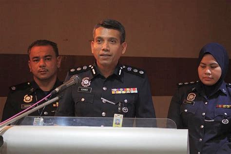 The decision of petaling jaya police chief assistant commissioner of police nik ezanee mohd faisal to drop a case against an impoverished woman who was caught shoplifting to feed her hungry children has garnered praise from malaysian netizens. Polis tumpaskan sindiket Macau Scam yang menipu warga emas ...