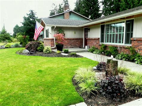 Cool 15 Most Popular Driveway Landscaping Design For Your Home