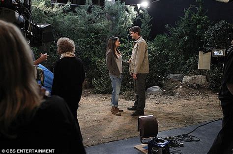 Mila Kunis Jokes With Ashton Kutcher In Two And A Half Men Cameo Daily Mail Online