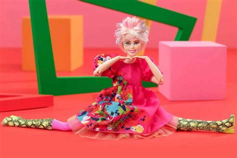 Barbie Bizarre Mattel Capitalise Sur Le Succès Du Film En Proposant Une Poupée Complètement