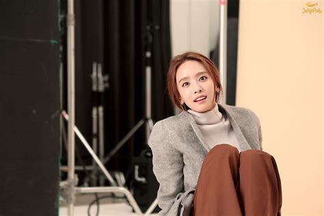 Jun 12, 2021 · 25개월 아기 키우는 박정아 근황 : 성형설 불거져 너무 속상했다던 박정아 "이 시대의 정신 나간 ...