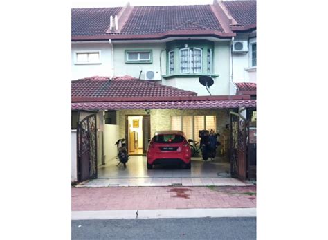 (a)apartmen tiga bilik, (b) rumah teres setingkat, (c)satu rumah teres dua tingkat.our homestay. Homestay Shah Alam Melaka & PD © LetsGoHoliday.my
