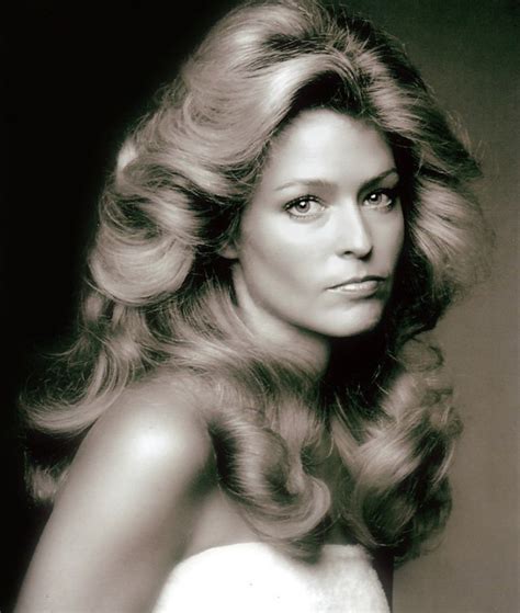 35 Iconic Farrah Fawcett Hairstyles From Angels To Icons Hood Mwr