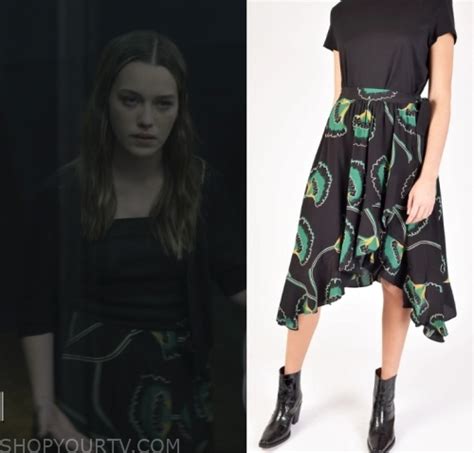 Love Quinn Fashion Clothes Style And Wardrobe Worn On Tv Shows Shop