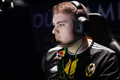 Team vitality a teasé un très gros projet aujourd'hui sur les réseaux. CSGO : ALEX quitte Team Vitality - Breakflip - Actualité ...