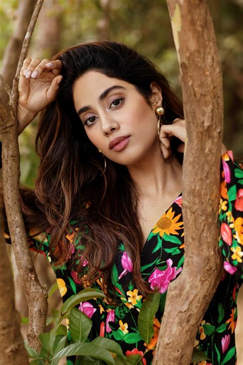 Janhvi Kapoor Wallpaper 4k Portrait Beautiful Actress