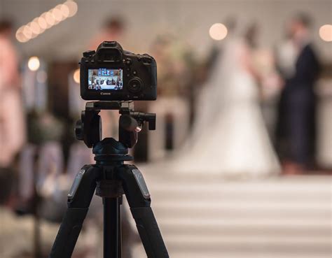 How To Choose A Wedding Videographer 2023 Guide Weddingstats