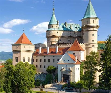 Slovenská republika ) es uno de los veintisiete estados soberanos que forman la unión europea. Visite Eslovaquia con Sixt | Viajes, Castillos, Eslovaquia